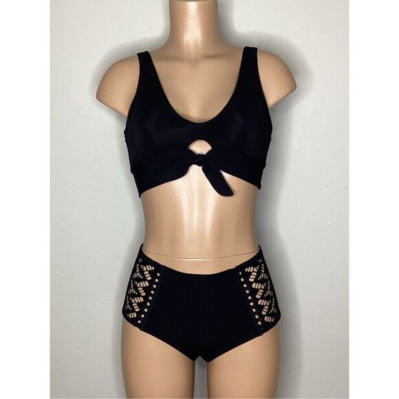 New. Robin Piccone black lace bikini. Retails $189 - Picture 2 of 8